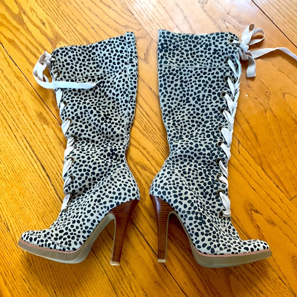 Colin Stuart lace up animal print boot size 7 🐆